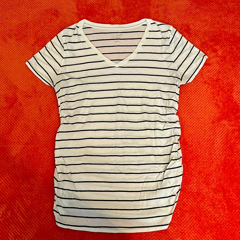 Isabel maternity stretch tee. Black and white